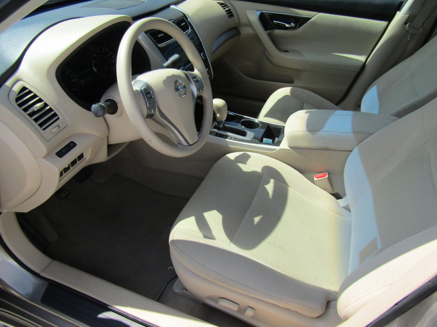 2014 Gold /Tan Nissan Altima (1N4AL3AP0EC) with an 4 CYL engine, Automatic transmission, located at 15016 S Hwy 231, Midland City, AL, 36350, (334) 983-3001, 31.306210, -85.495277 - Photo#3
